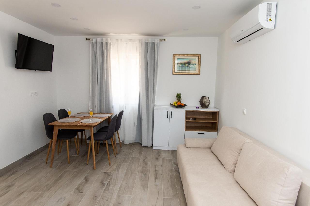 Exclusive Villa Almissa With Swimming Pool And Sea View Lokva Rogoznica Exterior photo