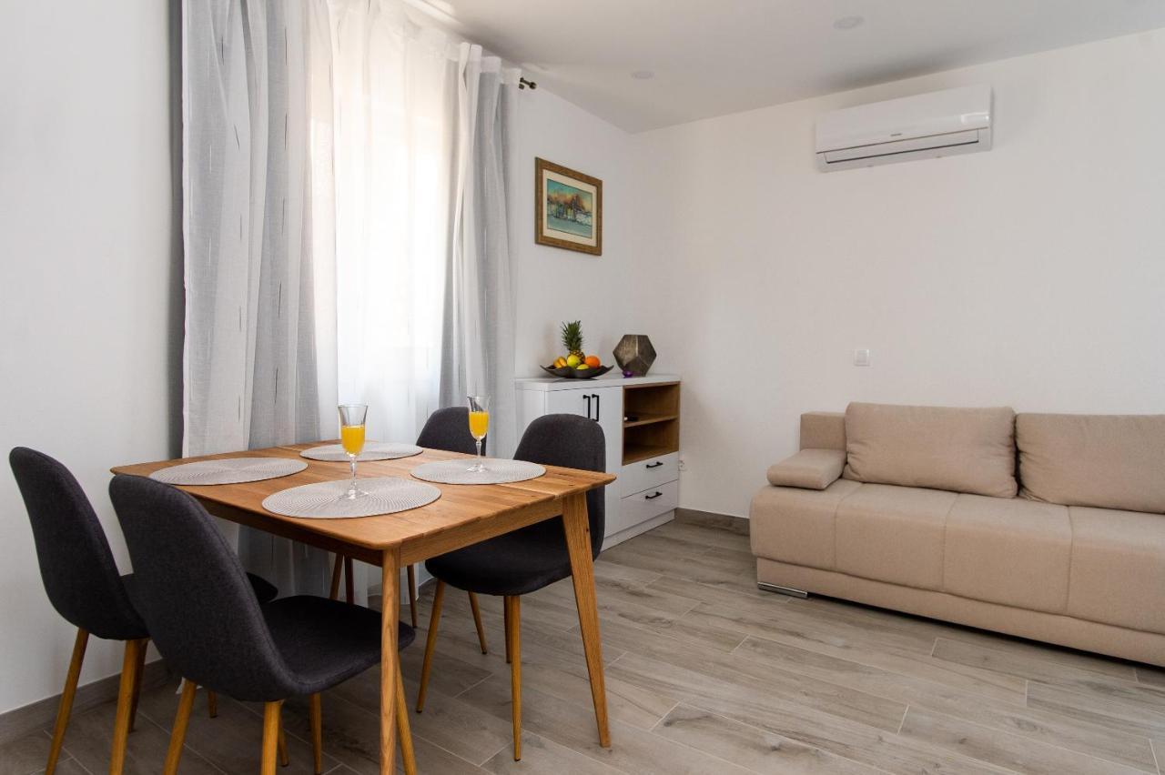 Exclusive Villa Almissa With Swimming Pool And Sea View Lokva Rogoznica Exterior photo