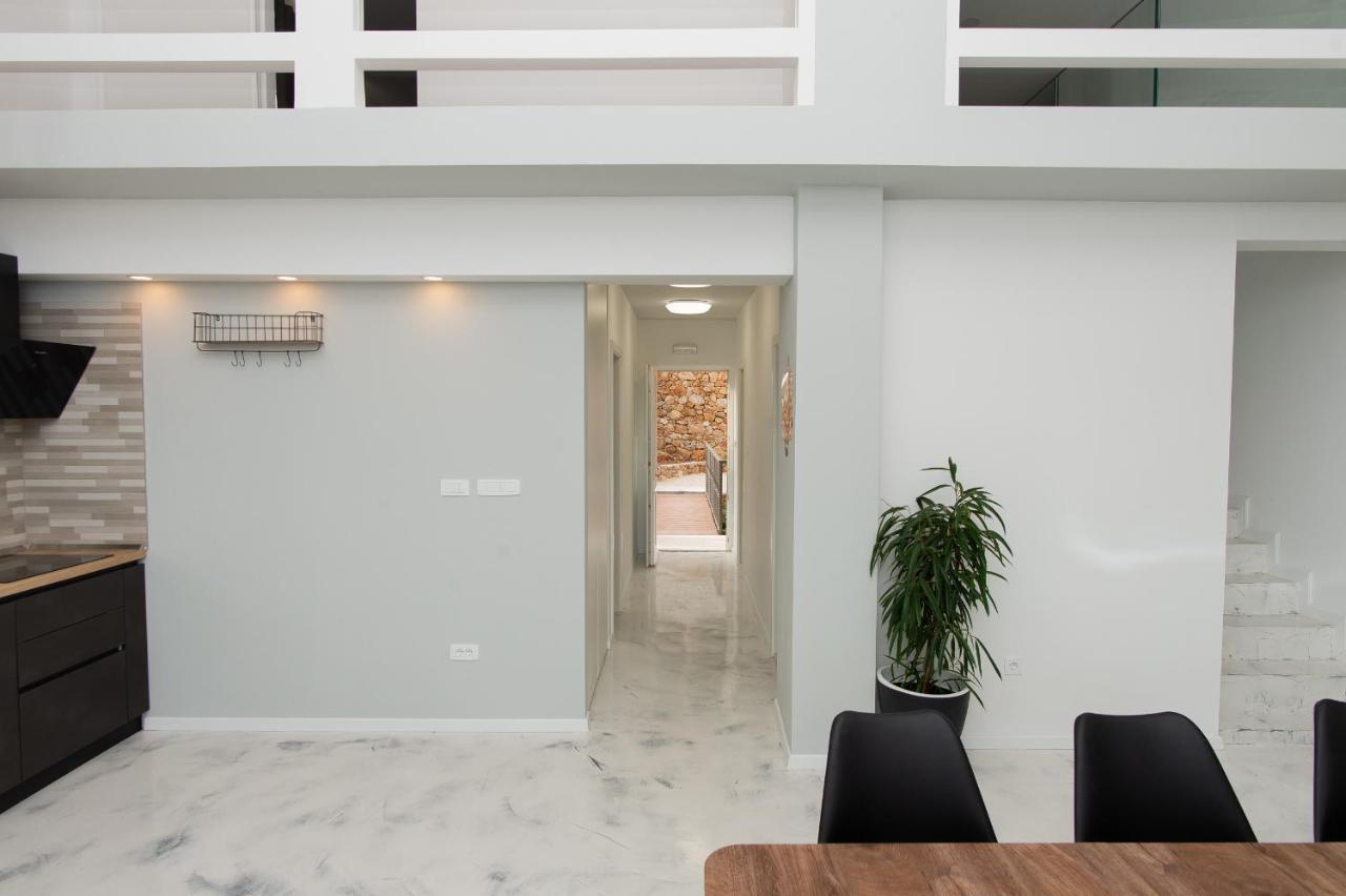 Exclusive Villa Almissa With Swimming Pool And Sea View Lokva Rogoznica Exterior photo